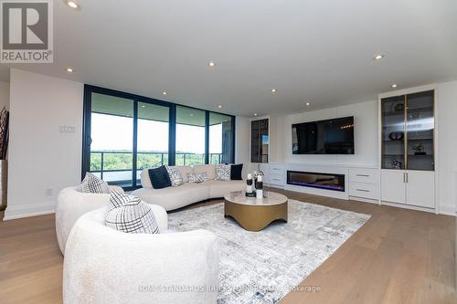 9 D - 66 Collier Street, Toronto (Rosedale-Moore Park), ON - Indoor Photo Showing Living Room With Fireplace