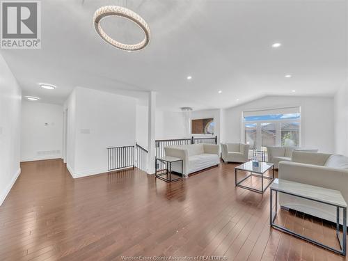 3172 Arpino Avenue, Windsor, ON - Indoor Photo Showing Living Room