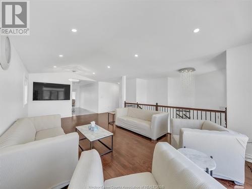 3172 Arpino Avenue, Windsor, ON - Indoor Photo Showing Living Room