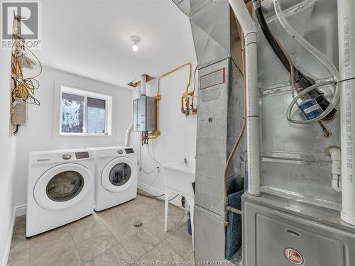 3172 Arpino Avenue, Windsor, ON - Indoor Photo Showing Laundry Room