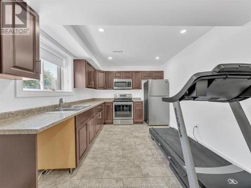 3172 Arpino Avenue, Windsor, ON - Indoor Photo Showing Kitchen With Double Sink