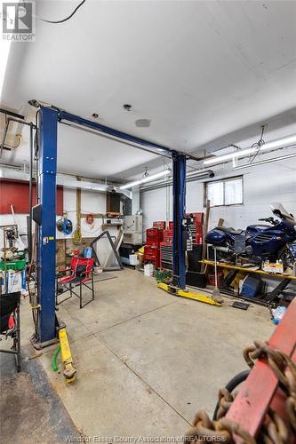 4695 Montgomery Drive, Lasalle, ON - Indoor Photo Showing Garage