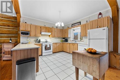 5253 River Road, Renfrew, ON - Indoor Photo Showing Kitchen