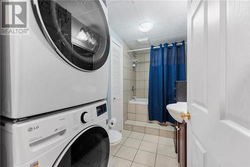 5253 River Road, Renfrew, ON - Indoor Photo Showing Laundry Room