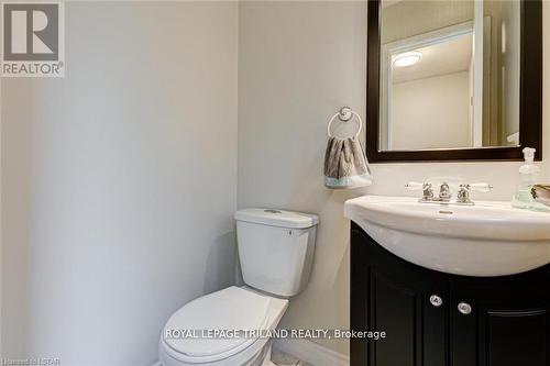 350 Homestead Court, London, ON - Indoor Photo Showing Bathroom