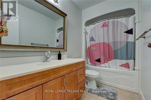 350 Homestead Court, London, ON - Indoor Photo Showing Bathroom