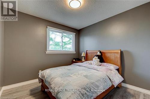 350 Homestead Court, London, ON - Indoor Photo Showing Bedroom