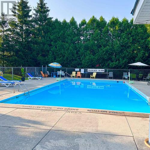 350 Homestead Court, London, ON - Outdoor With In Ground Pool With Backyard