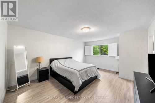 11 Alberta Drive, Vaughan, ON - Indoor Photo Showing Bedroom