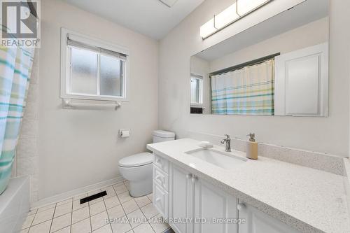 11 Alberta Drive, Vaughan, ON - Indoor Photo Showing Bathroom