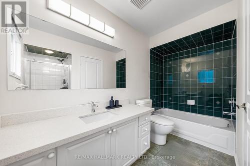 11 Alberta Drive, Vaughan, ON - Indoor Photo Showing Bathroom