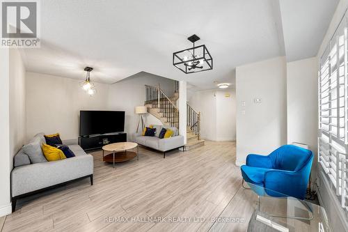 11 Alberta Drive, Vaughan, ON - Indoor Photo Showing Other Room