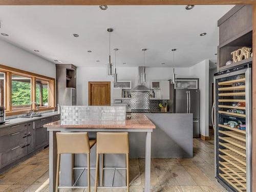 Cuisine - 35 Ch. Du Geai-Bleu, Stoneham-Et-Tewkesbury, QC - Indoor Photo Showing Kitchen With Double Sink With Upgraded Kitchen