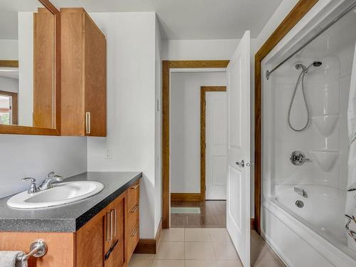 Salle de bains - 35 Ch. Du Geai-Bleu, Stoneham-Et-Tewkesbury, QC - Indoor Photo Showing Bathroom