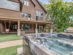 Hot tub - 