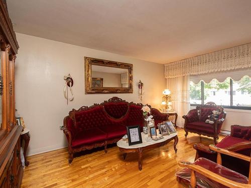 Living room - 11812  - 11814 Rue Michel-Sarrazin, Montréal (Ahuntsic-Cartierville), QC - Indoor Photo Showing Living Room