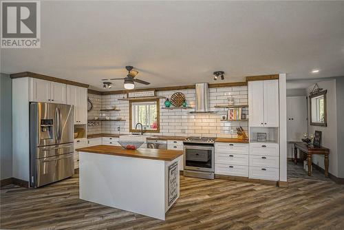 105 Big Lake Dam Road, Mindemoya, ON - Indoor Photo Showing Kitchen