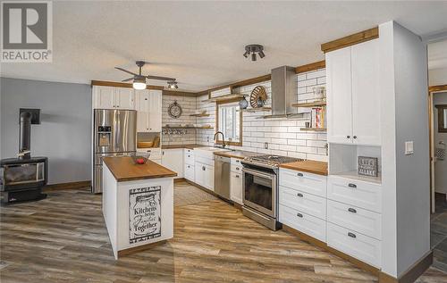 105 Big Lake Dam Road, Mindemoya, ON - Indoor Photo Showing Kitchen