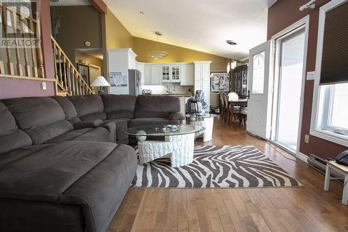 304 Pine Shore Dr, Sault Ste. Marie, ON - Indoor Photo Showing Living Room