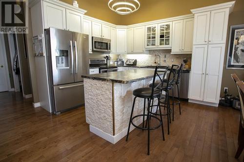 304 Pine Shore Dr, Sault Ste. Marie, ON - Indoor Photo Showing Kitchen