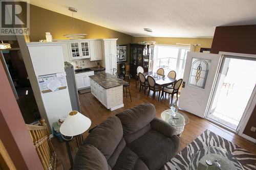 304 Pine Shore Dr, Sault Ste. Marie, ON - Indoor Photo Showing Living Room