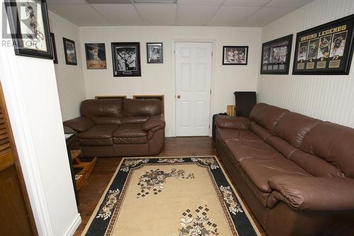 304 Pine Shore Dr, Sault Ste. Marie, ON - Indoor Photo Showing Living Room