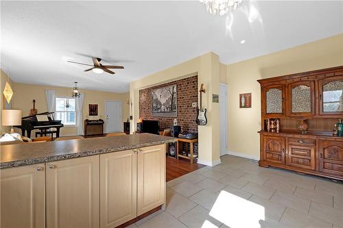 477 Cannon Street E, Hamilton, ON - Indoor Photo Showing Kitchen