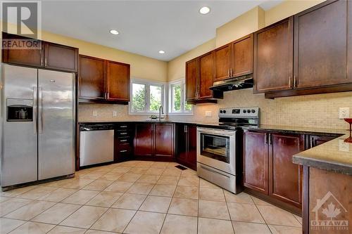 135 Riversedge Crescent, Ottawa, ON - Indoor Photo Showing Kitchen