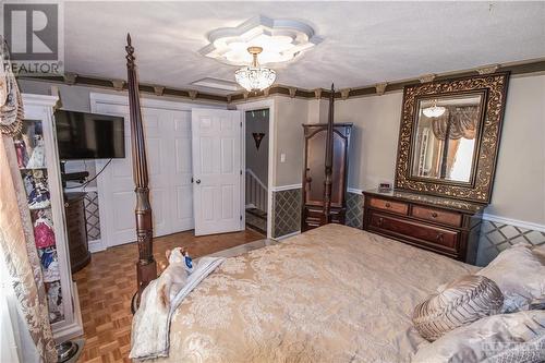 16 Larkshire Lane Unit#B, Ottawa, ON - Indoor Photo Showing Bedroom