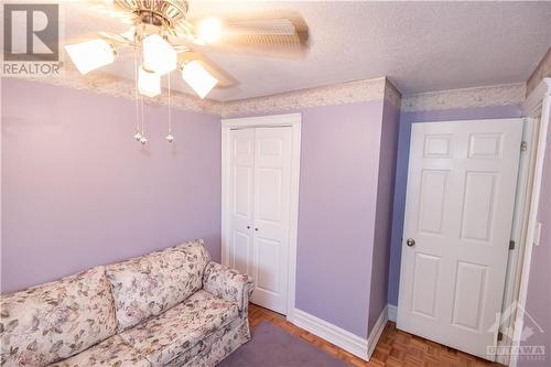 2nd bedroom - 16 Larkshire Lane Unit#B, Ottawa, ON - Indoor Photo Showing Bedroom