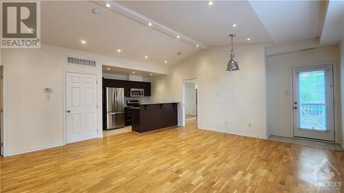 270 Meilleur Private Unit#J, Ottawa, ON - Indoor Photo Showing Kitchen