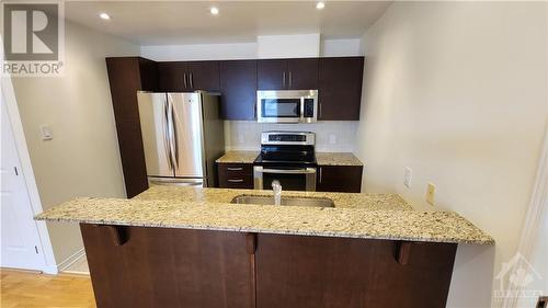 270 Meilleur Private Unit#J, Ottawa, ON - Indoor Photo Showing Kitchen With Stainless Steel Kitchen With Upgraded Kitchen