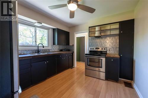 1221 Sherwood Trail, Sarnia, ON - Indoor Photo Showing Kitchen With Double Sink