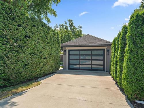 2685 Burdick Ave, Oak Bay, BC 