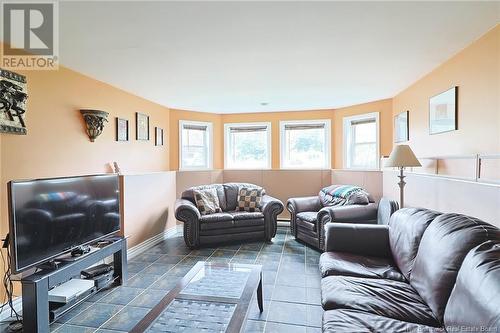 63 Katie Avenue, Douglas, NB - Indoor Photo Showing Living Room