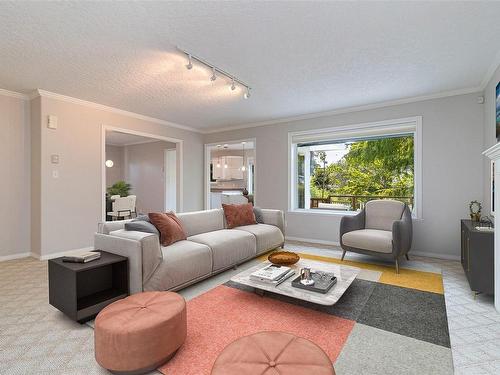 10232 Fifth St, Sidney, BC - Indoor Photo Showing Living Room