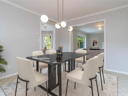 10232 Fifth St, Sidney, BC - Indoor Photo Showing Dining Room