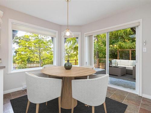 10232 Fifth St, Sidney, BC - Indoor Photo Showing Dining Room