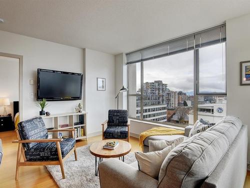 1002-760 Johnson St, Victoria, BC - Indoor Photo Showing Living Room