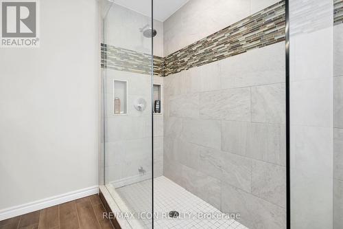 1882 Jubilee Drive, London, ON - Indoor Photo Showing Bathroom