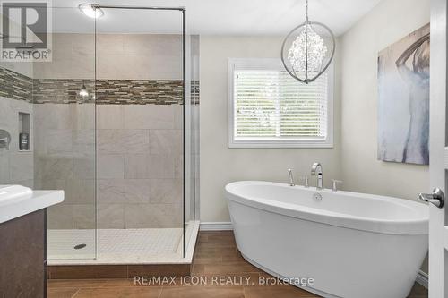 1882 Jubilee Drive, London, ON - Indoor Photo Showing Bathroom