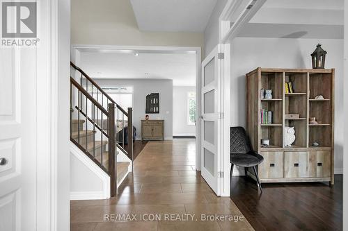 1882 Jubilee Drive, London, ON - Indoor Photo Showing Other Room