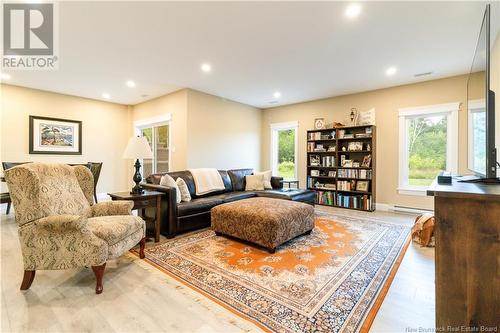 319 Bateman Mill Road, Shediac Cape, NB - Indoor Photo Showing Living Room