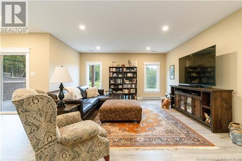 319 Bateman Mill Road, Shediac Cape, NB - Indoor Photo Showing Living Room