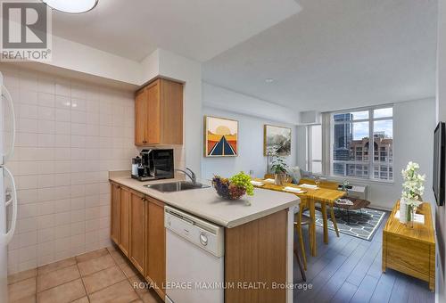 3001 - 155 Beecroft Road, Toronto (Lansing-Westgate), ON - Indoor Photo Showing Kitchen