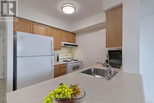 3001 - 155 Beecroft Road, Toronto (Lansing-Westgate), ON - Indoor Photo Showing Kitchen