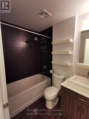 106 Sw - 9191 Yonge Street, Richmond Hill (Langstaff), ON - Indoor Photo Showing Bathroom