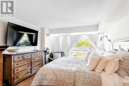 201 - 28 Pemberton Avenue, Toronto (Newtonbrook East), ON - Indoor Photo Showing Bedroom