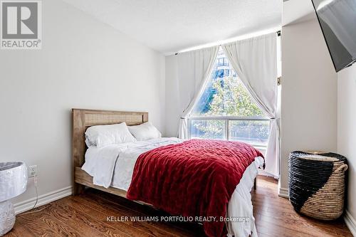 201 - 28 Pemberton Avenue, Toronto (Newtonbrook East), ON - Indoor Photo Showing Bedroom