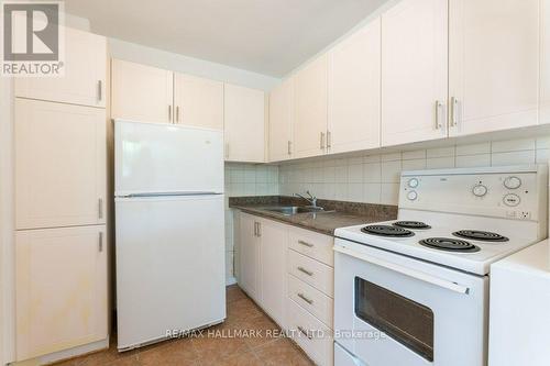 53 Neptune Drive, Toronto (Englemount-Lawrence), ON - Indoor Photo Showing Kitchen